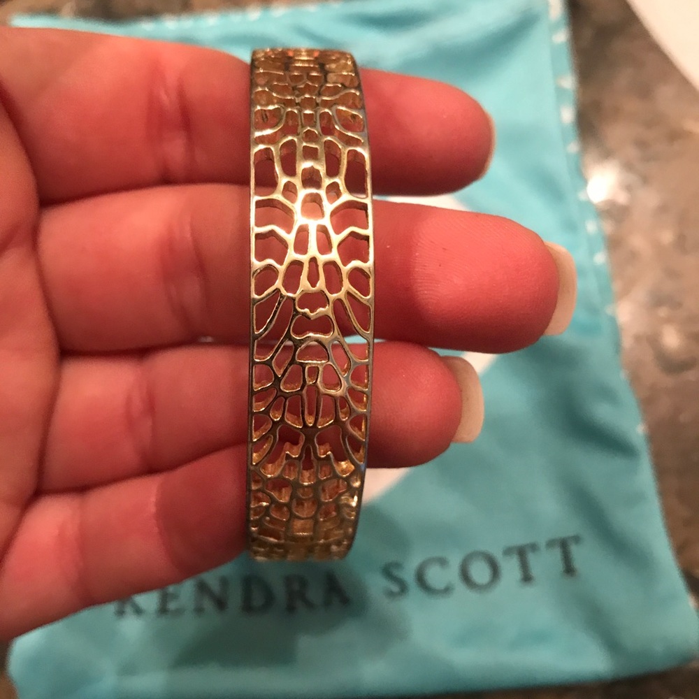 Kendra Scott bangle bracelet